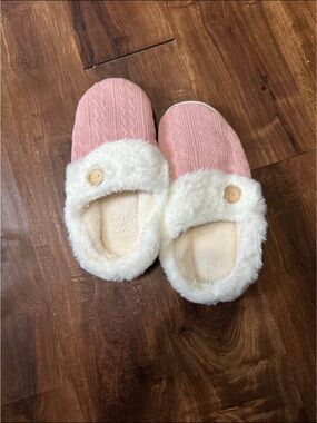 NEW Pink Knit Slip-On Slippers with Cream Faux-Fur Trim size 11/12